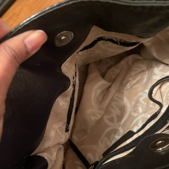 Michael Kors Bag. Good for work. - Picture 2 of 4